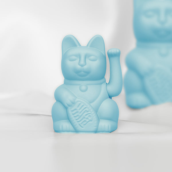 幸運のミニ招き猫「エミ」（水色）