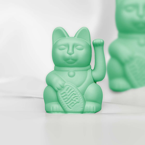 ミントグリーン開運ミニ猫「メイ」