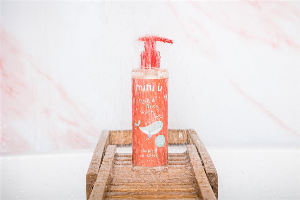 Champú y gel de ducha de frutos rojos tropicales