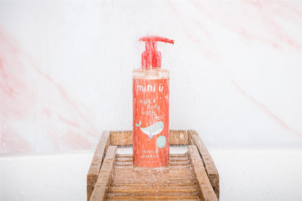 Shampoo e gel doccia ai frutti di bosco tropicali