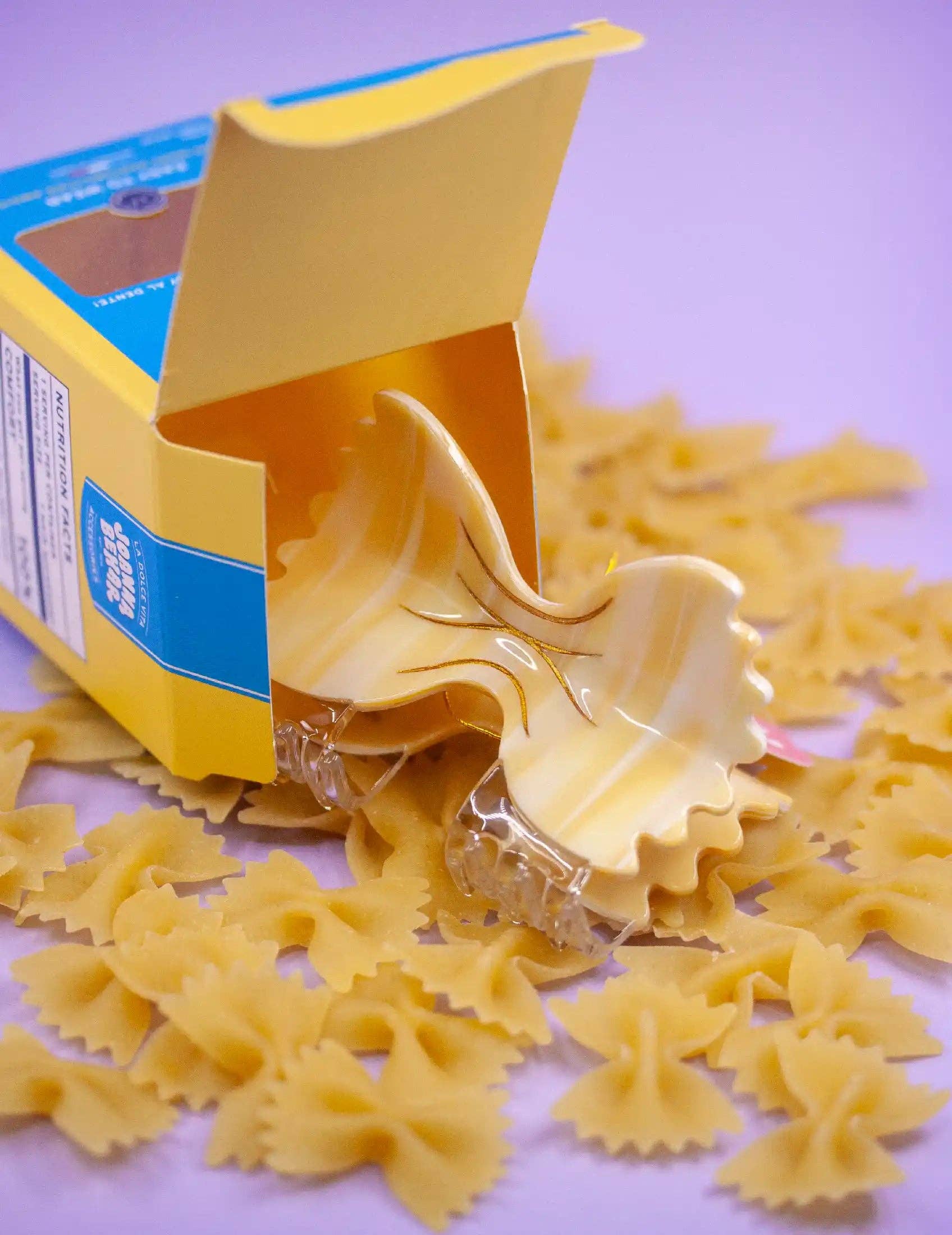 NOUVEAU ! Pince à – cheveux en forme de nœud papillon farfalle: Farfalle à l'encre de seiche | Joanna Behar – vue 5