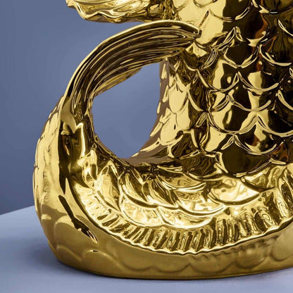 金色の魚の彫刻/花瓶