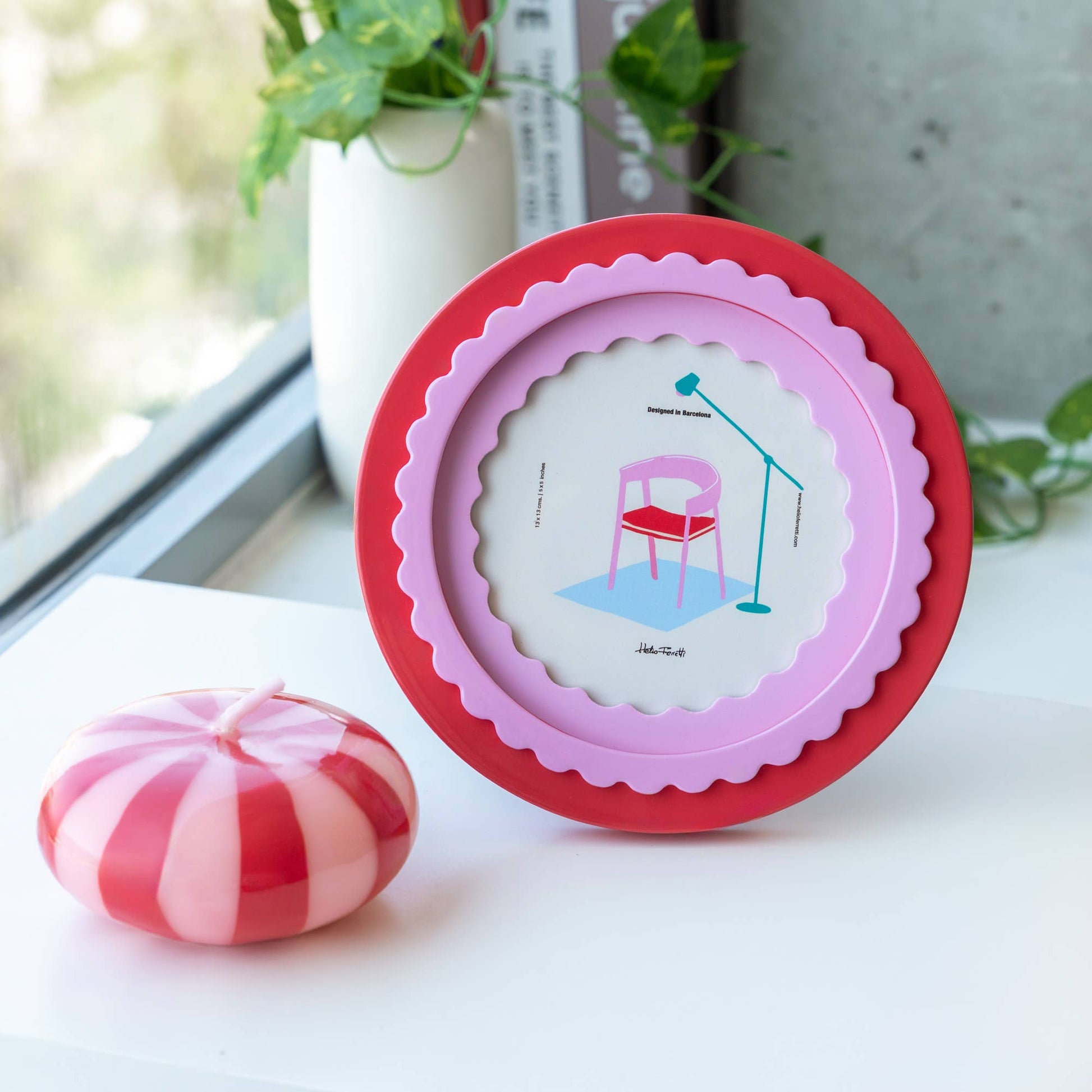 Cadre Photo Rond Rouge Brillant Helio Ferretti Vue 1