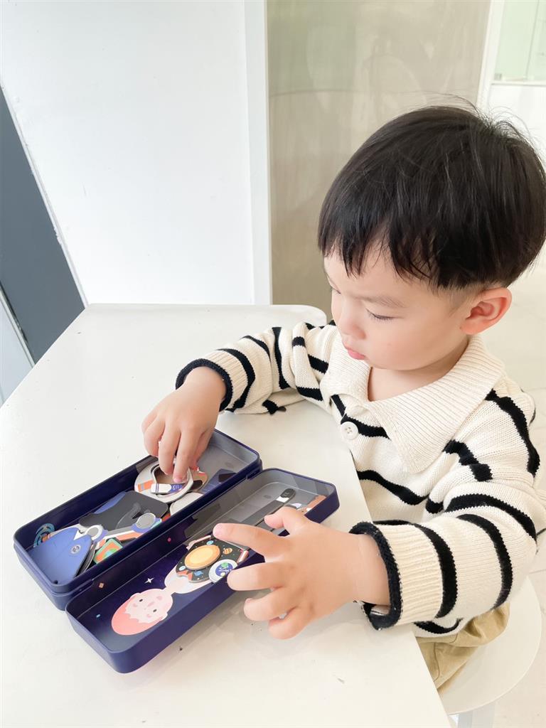 Caja de rompecabezas magnética - Aventureros espaciales