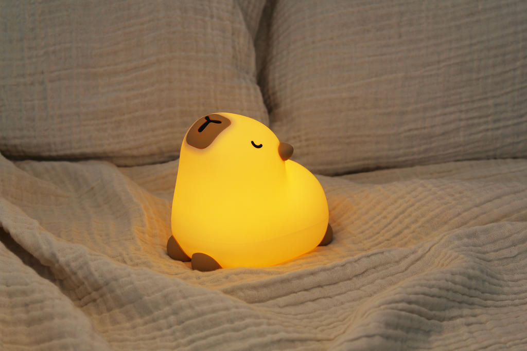 Veilleuse en silicone Capybara Pebble Winkee – vue 2