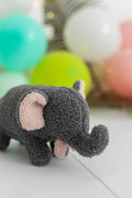 Grijze pluche babyolifant 