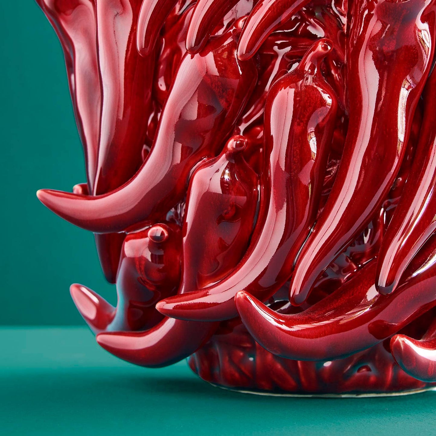 Vaso de pimentos, cor bordeaux