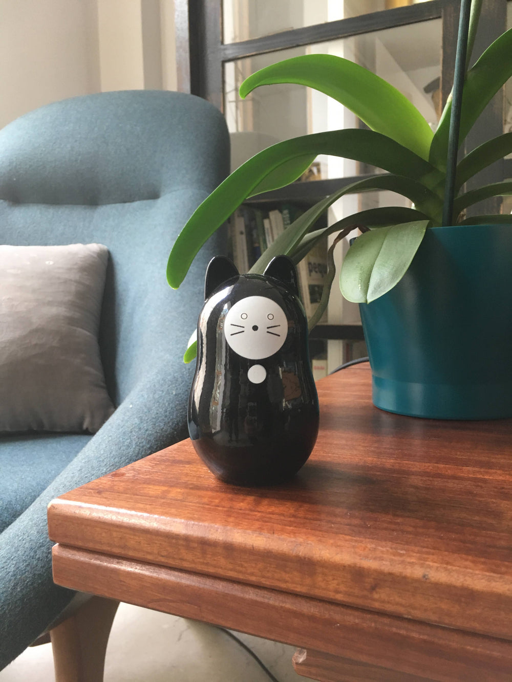 Black Daruma Cat "Good Health"