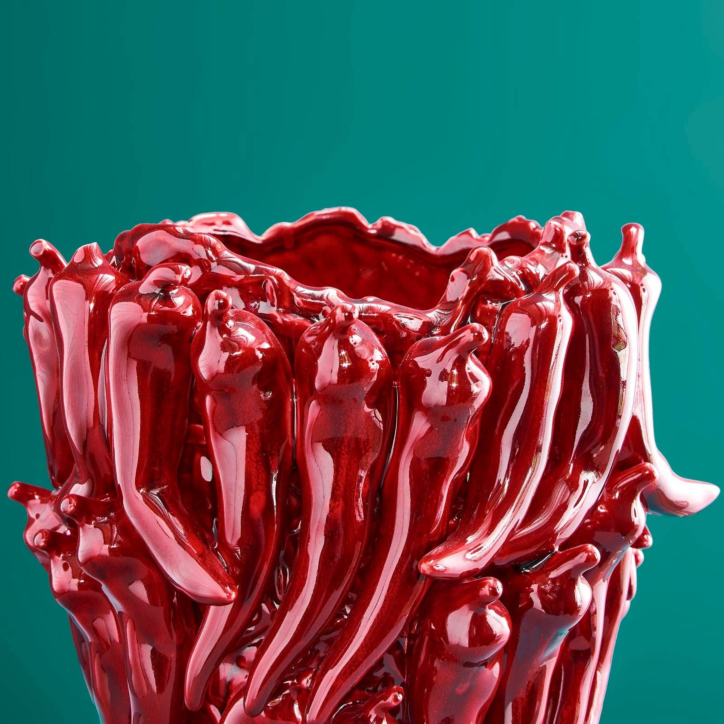 Vaso de pimentos, cor bordeaux