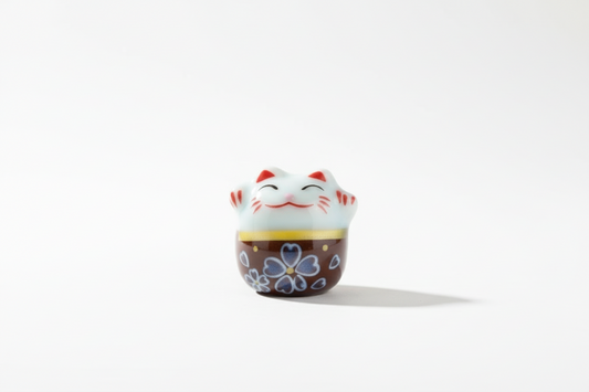 Gato de la suerte perla blanco y marrón