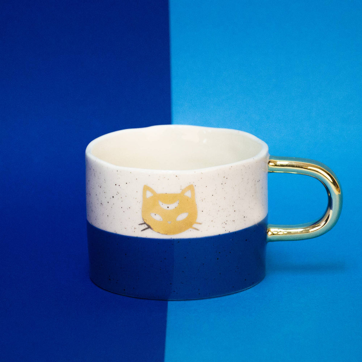 Tazza a forma di gatto irregolare