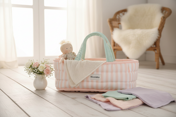 Moisés para muñeca de rayas rosas
