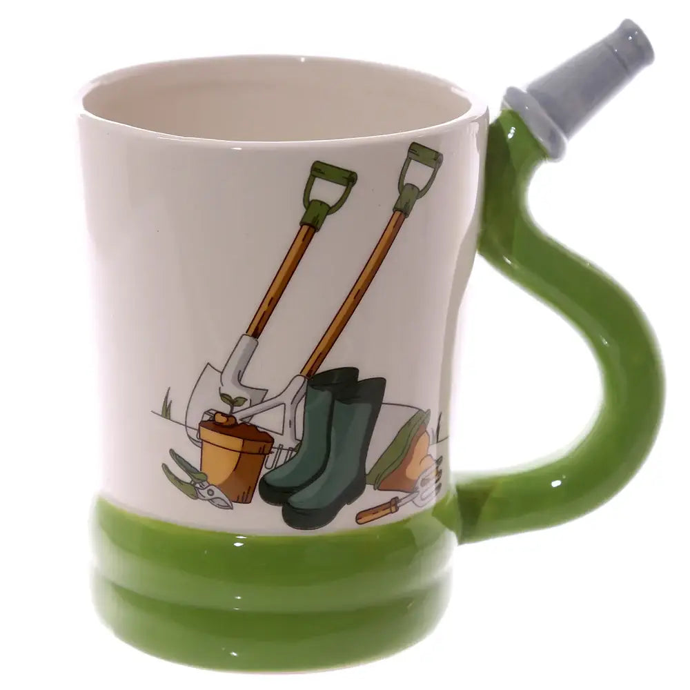 Tazza con attrezzi da giardino
