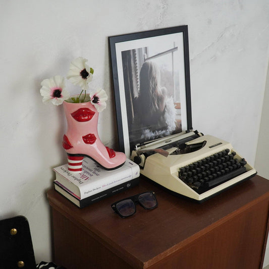 Jarrón con forma de bota y labios - Rosa/Rojo