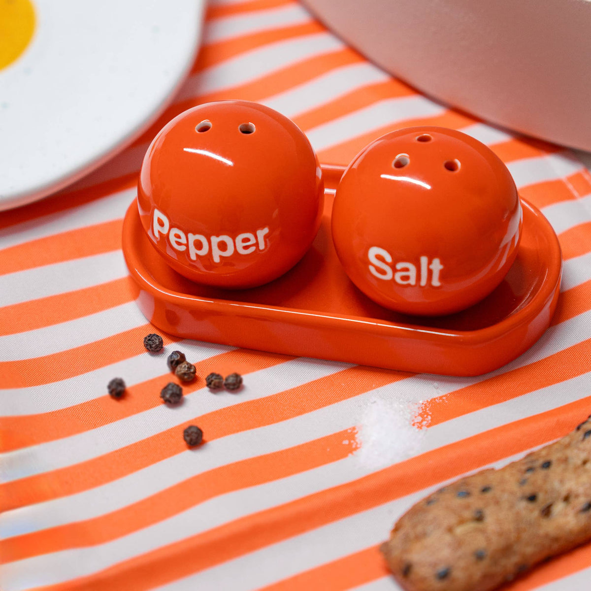 Salière et Poivrière Balles de Ping Pong Rouge