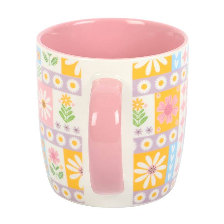 Taza con estampado de patchwork floral
