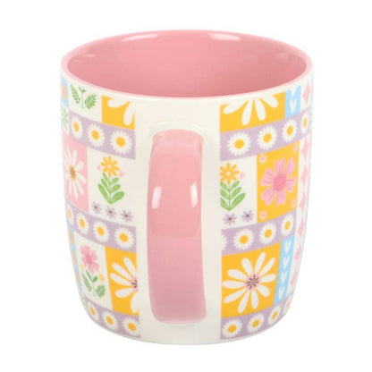Taza con estampado de patchwork floral