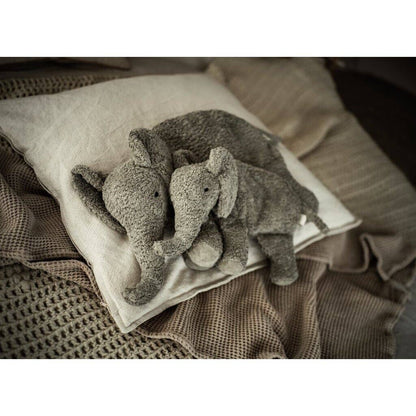 Pequeño elefante de peluche