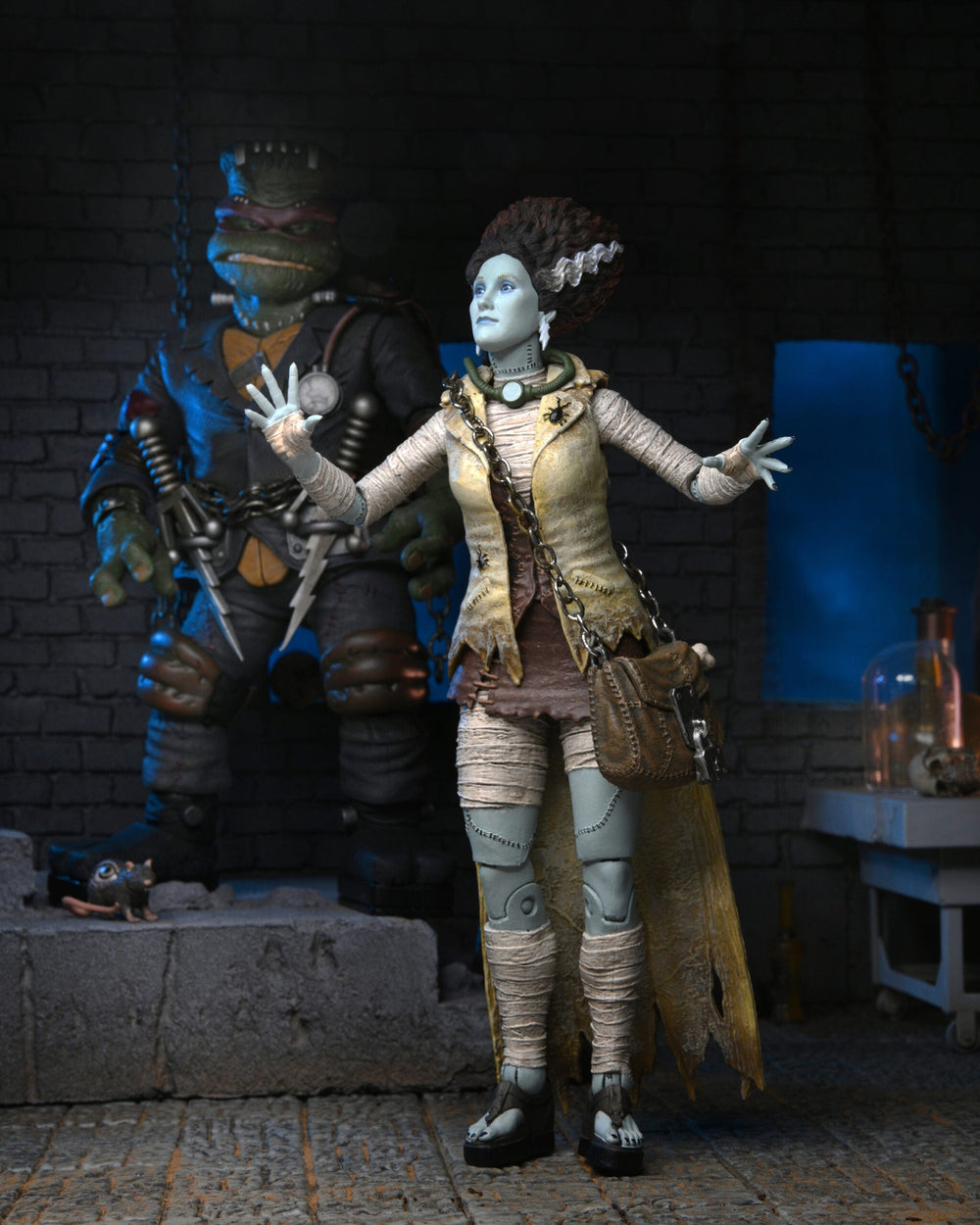 Figurine April O’Neil « The Bride » - Universal Monsters x Tortues Ninja - 18 cm
