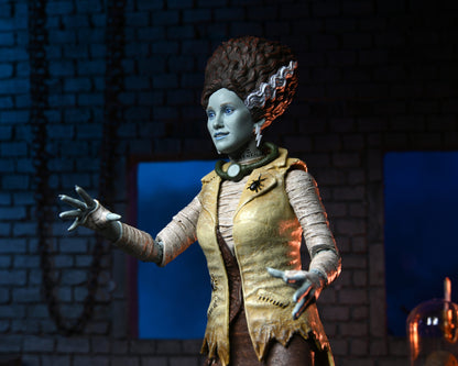 April O'Neil como la novia de Frankenstein - Monstruos universales x Tortugas Ninja adolescentes mutantes 