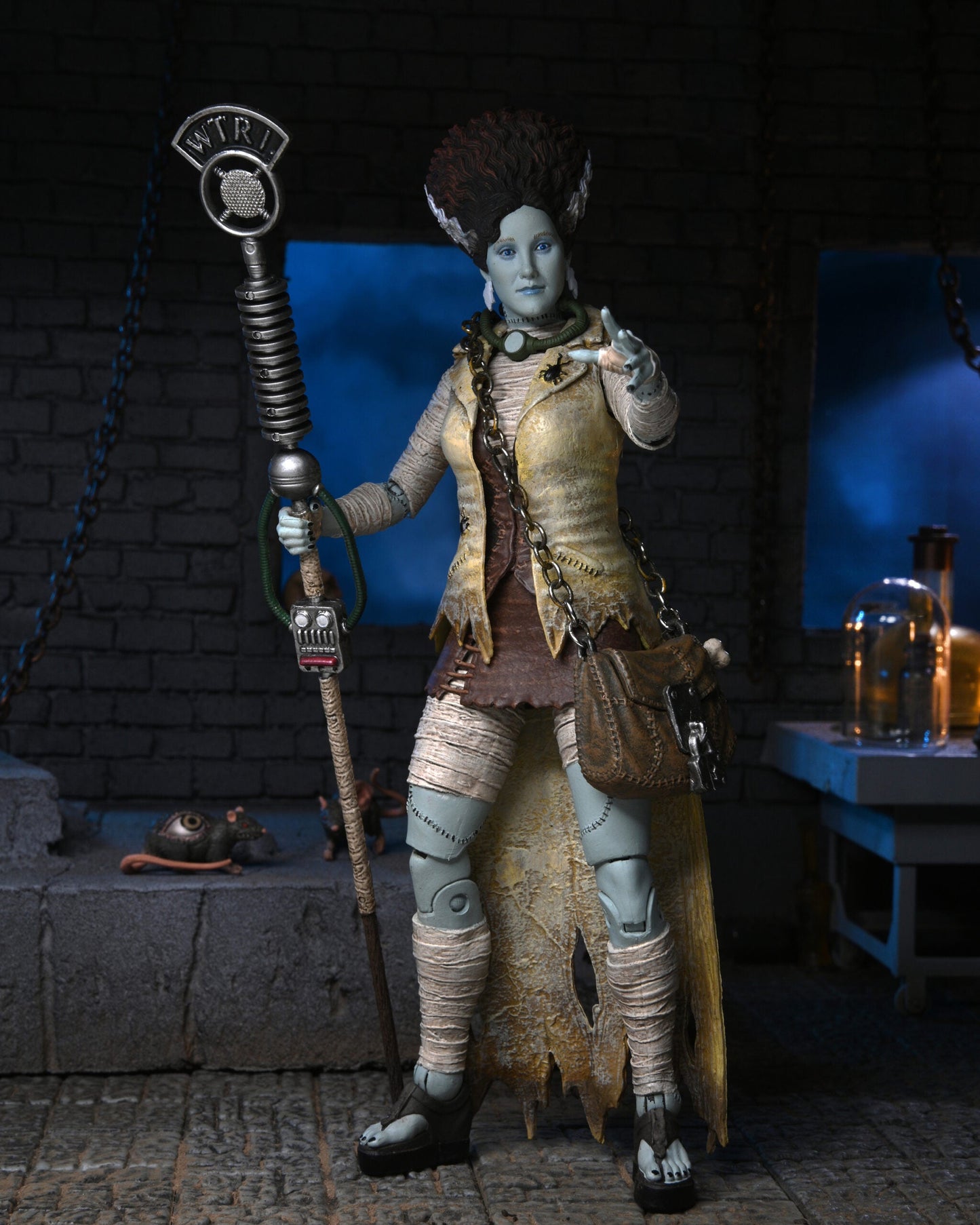 April O'Neil como la novia de Frankenstein - Monstruos universales x Tortugas Ninja adolescentes mutantes 