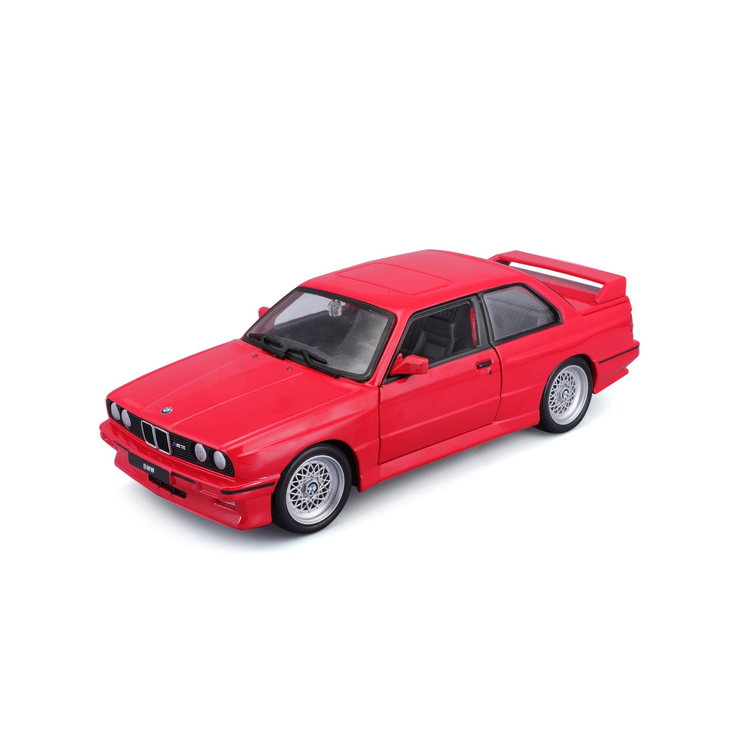 BMW M3 (E30) 1988 à l'échelle 1:24