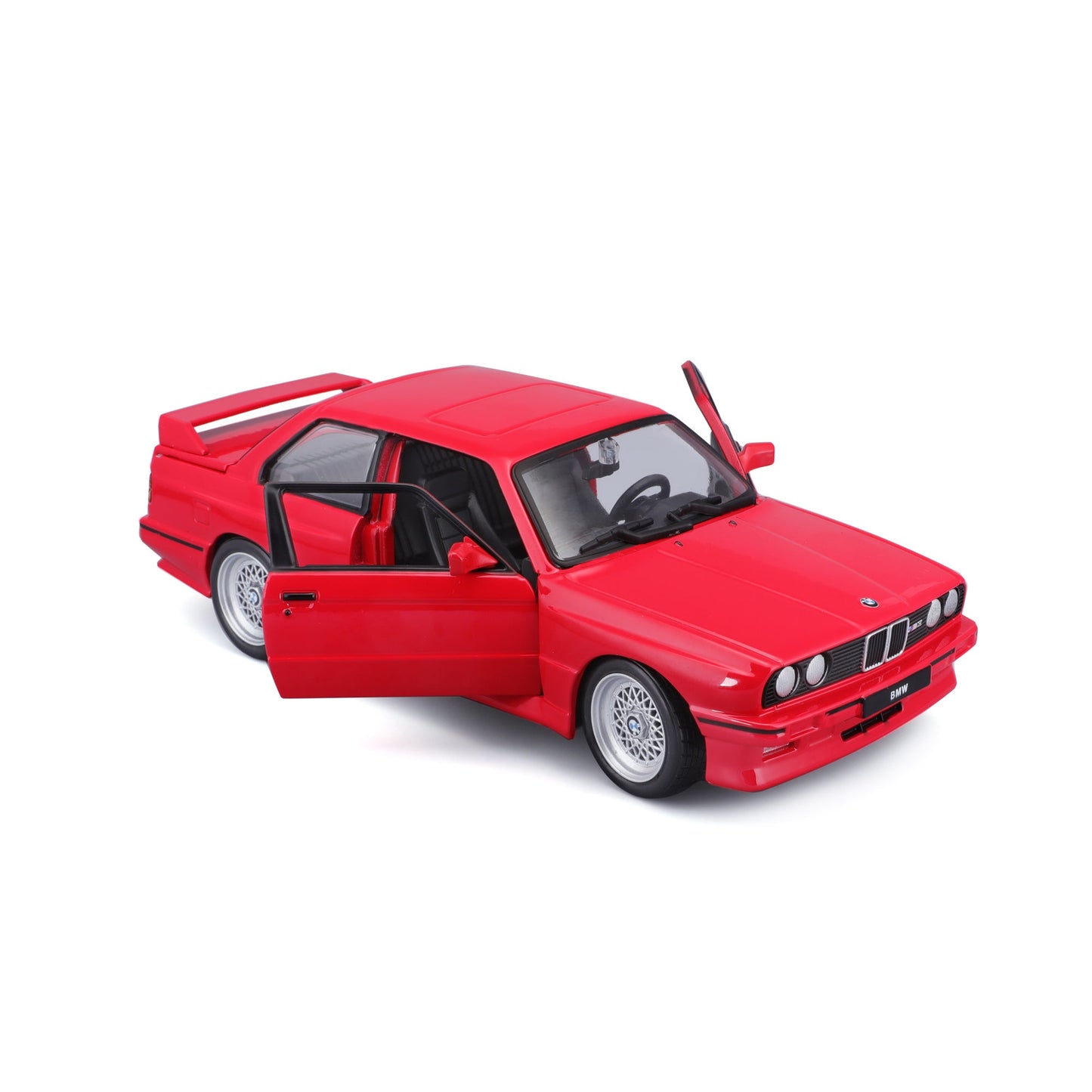 BMW M3 (E30) 1988 à l'échelle 1:24