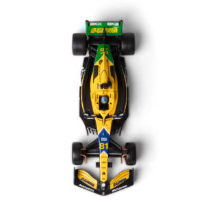 1:43 F1 MCLAREN MCL38 2024 AVEC CASQUE LIVRÉE PIASTRI SENNA