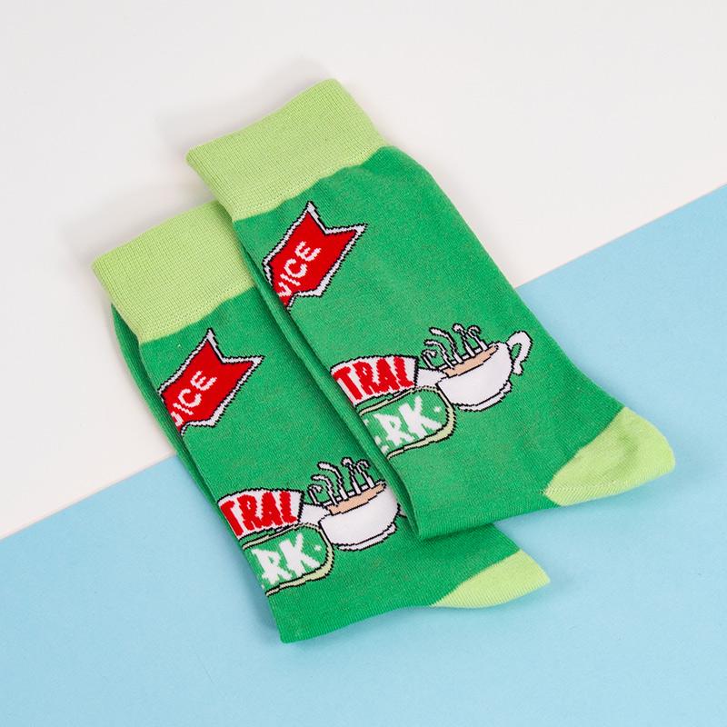 Cadeauset met mok en sokken in de stijl van 'Friends'.