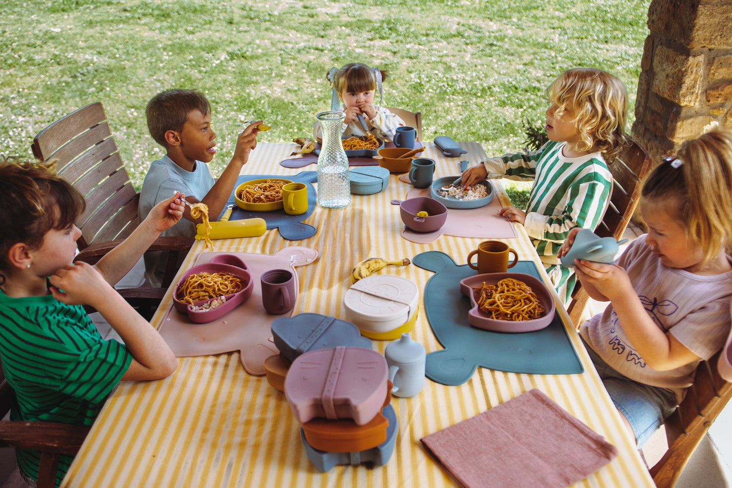 Tableware Set aus Silikon in Honey