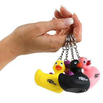 Keychain de pato rosa "eu esfrego meu patinho"