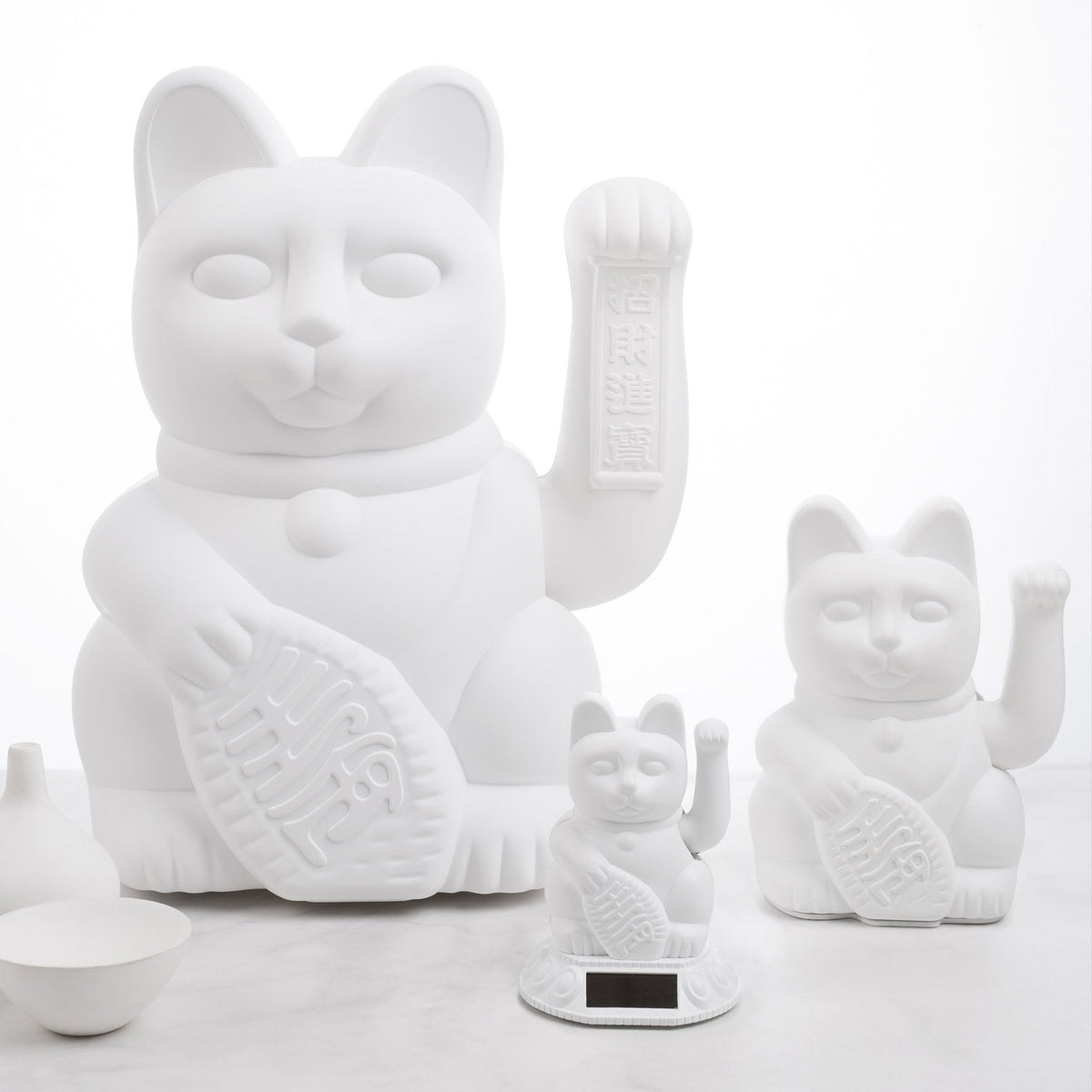 Grande gato de sorte branco