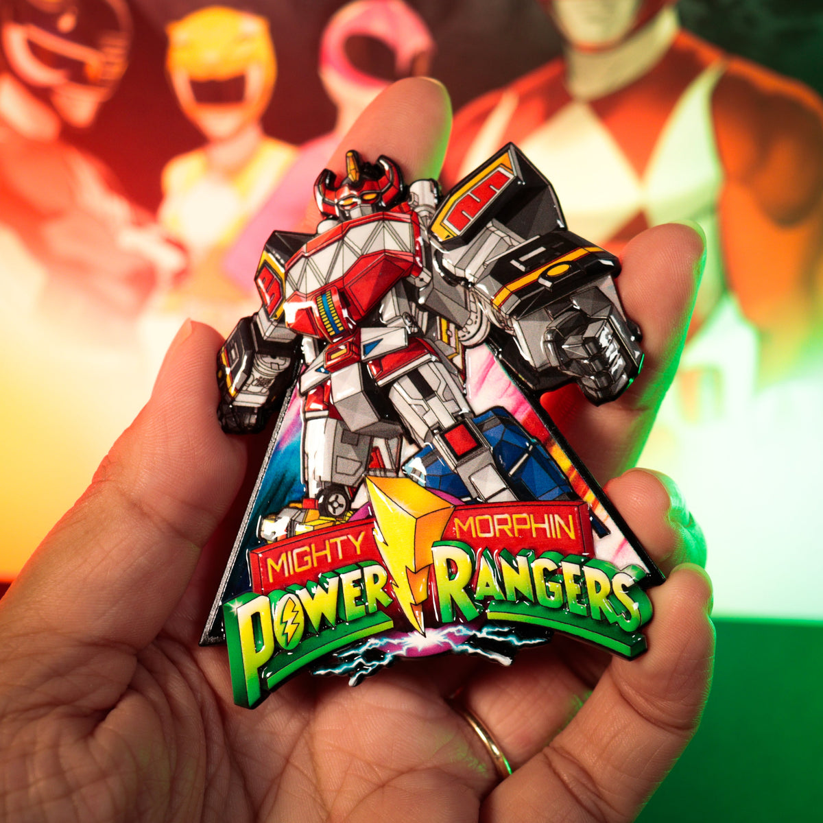 Médaillon Megazord Power Rangers en édition limitée par Fanattik – mise en situation 7