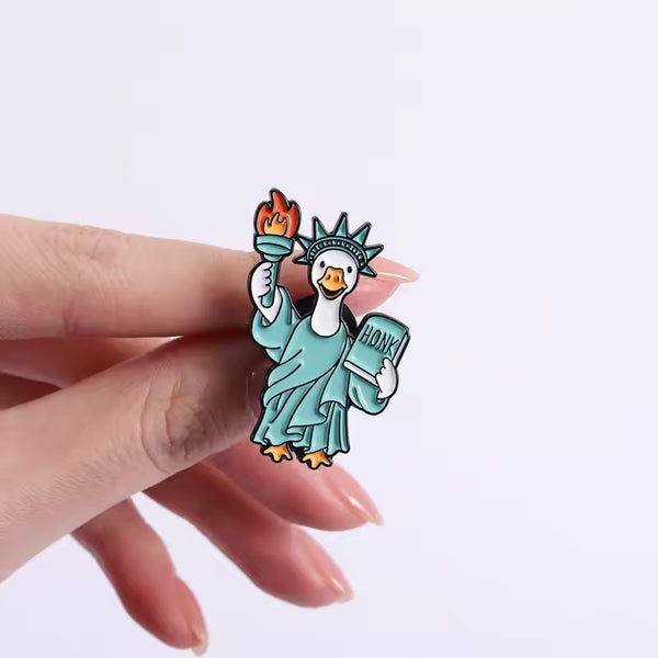 Photo produit - Pin’s Oie « Liberty Honk »