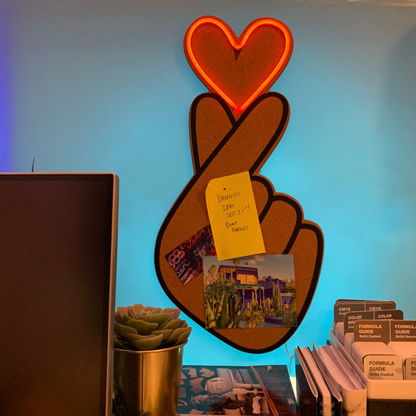 Cork board with LED - Finger Heart