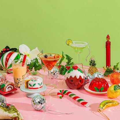 een bal in de vorm van een margarita-cocktail