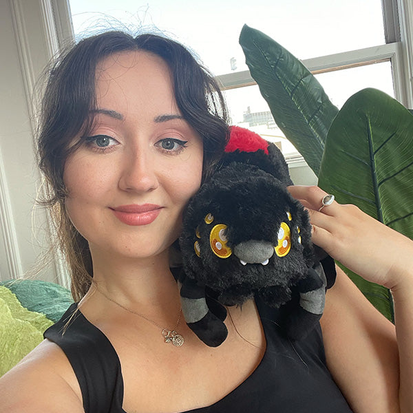 Peluche Mini Squishable – Veuve Noire