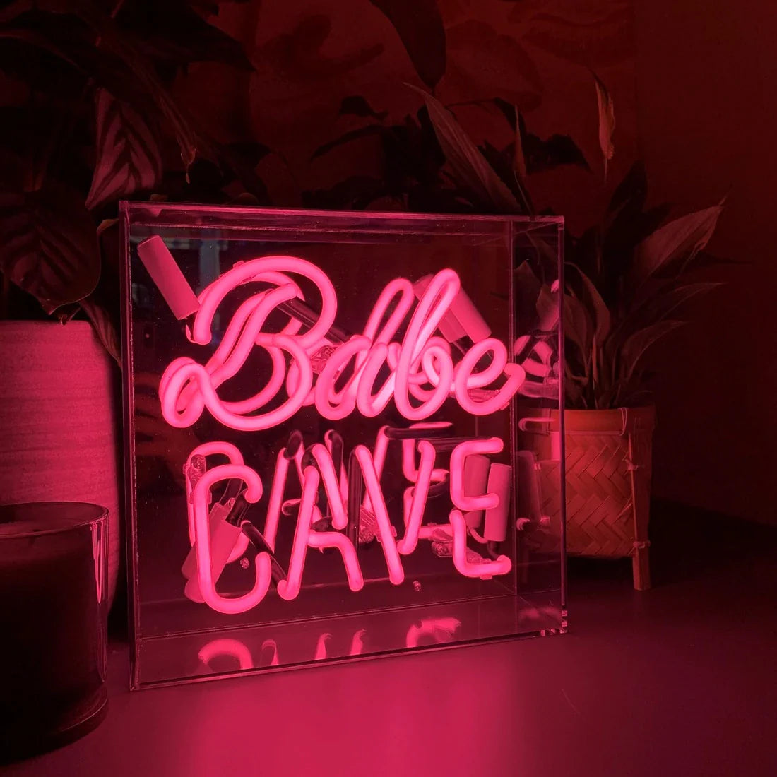 Néon BABE CAVE
