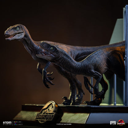 Statue Raptors at the Kitchen's Door - Jurassic Park - Art Scale 1/10 - Jurassic World