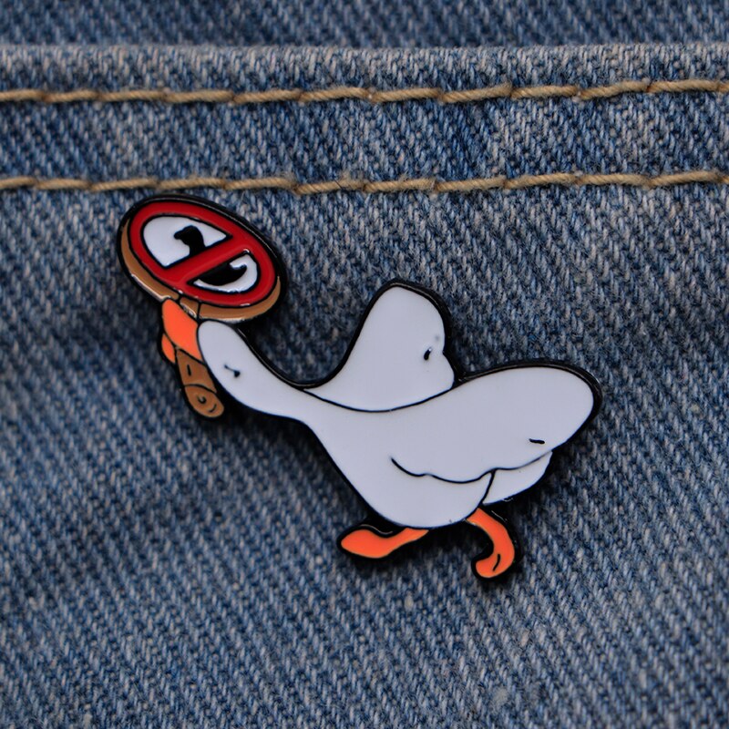 White Duck Pin with Panel