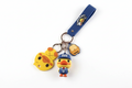 Llavero pato con uniforme escolar