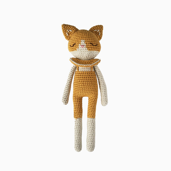 Okerkleurige pluche kat