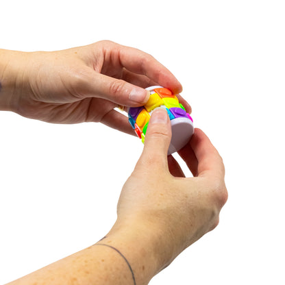 AMUSEMENT AVEC UN PUZZLE FIDGET