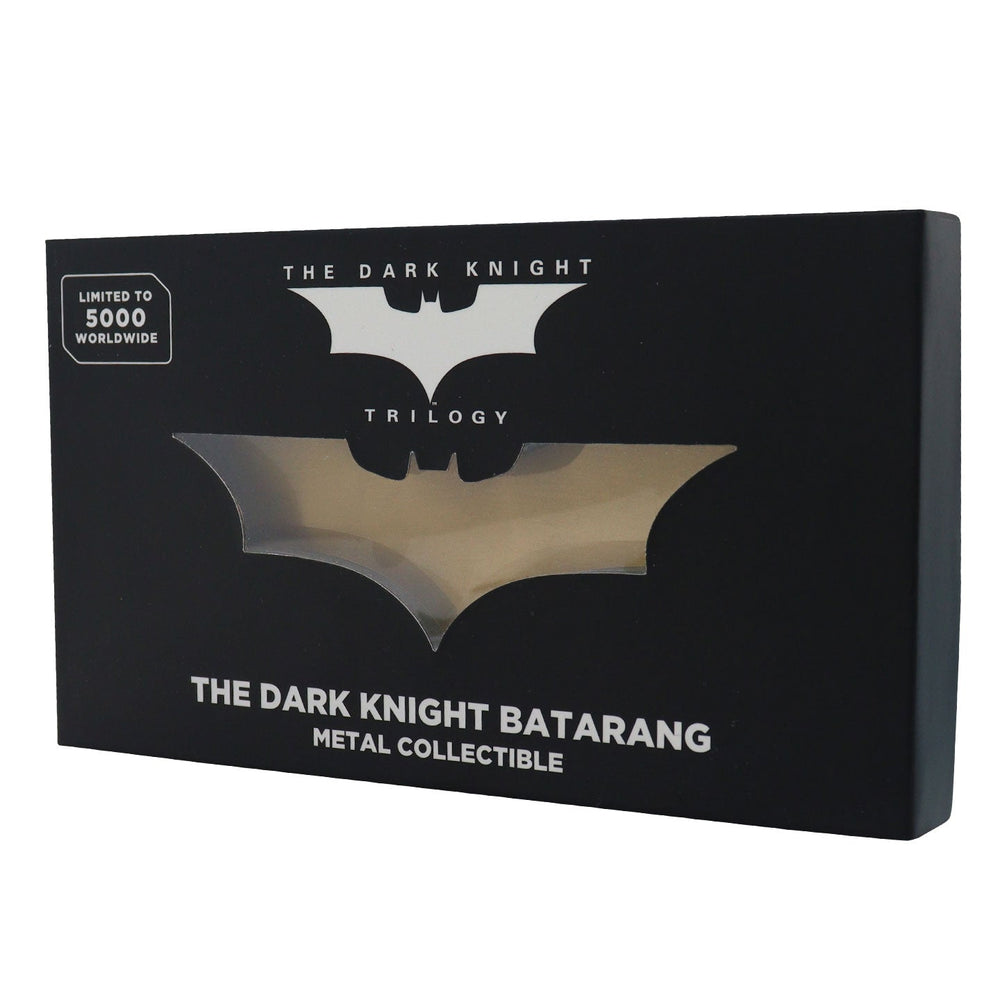 Réplique collector The Dark Knight - Batarang + carte collector