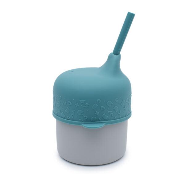 Cubierta azul de pato y mini paja