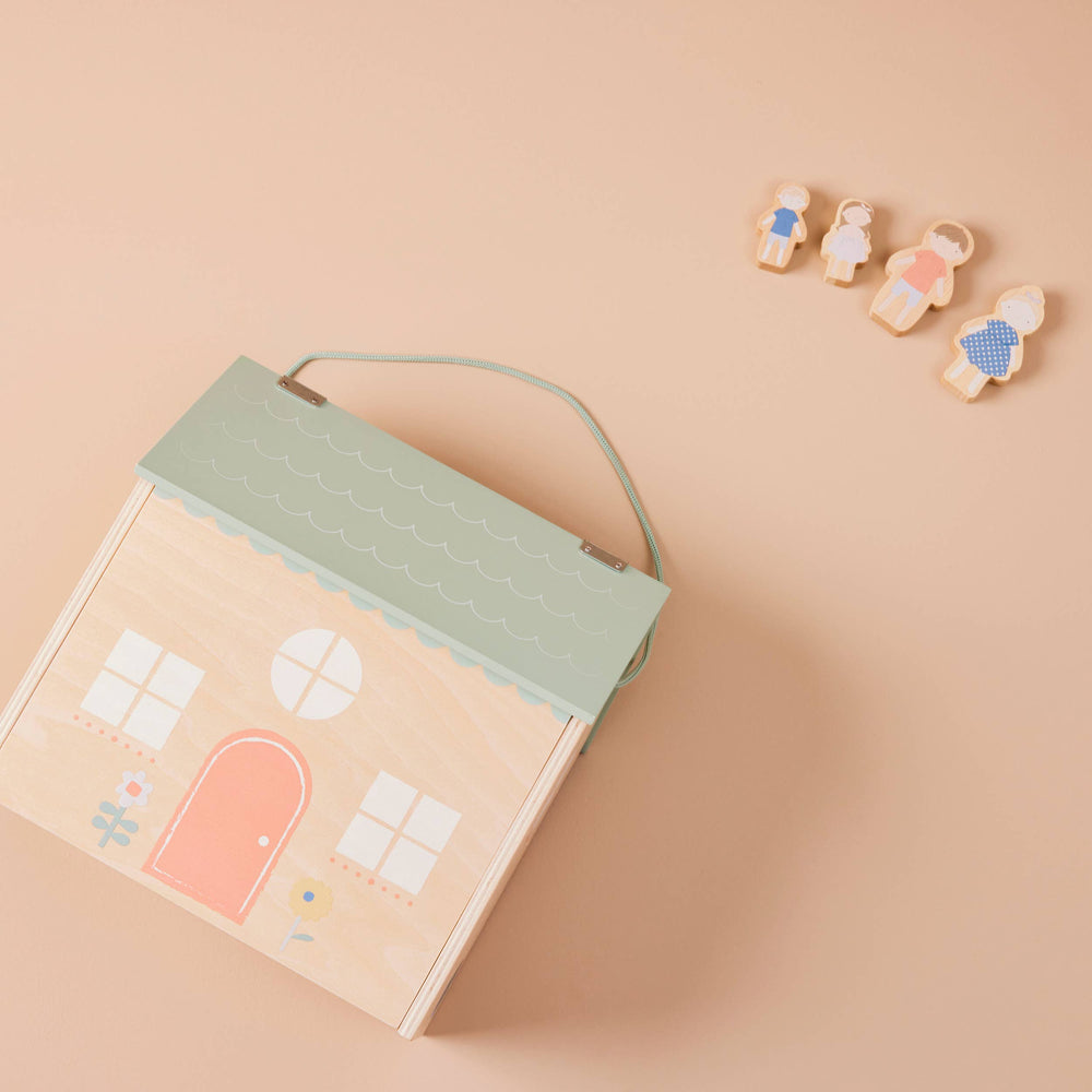 Casa de bonecas infantil com figuras de madeira representativas da família (certificada pela FSC)