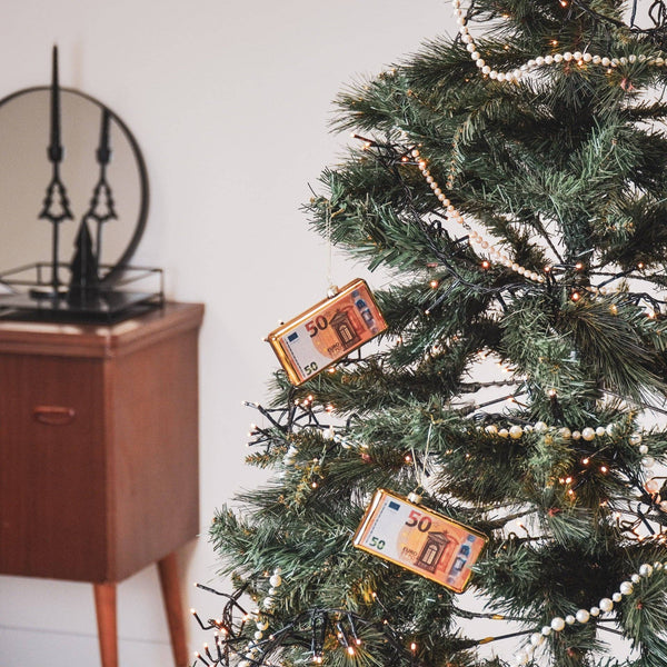 Kerstbal, biljet van 50 euro