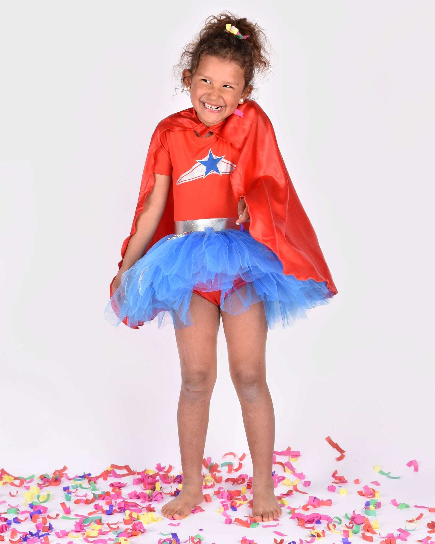 Super Wondergirl avec cape 110-116 cl 4-6 ans