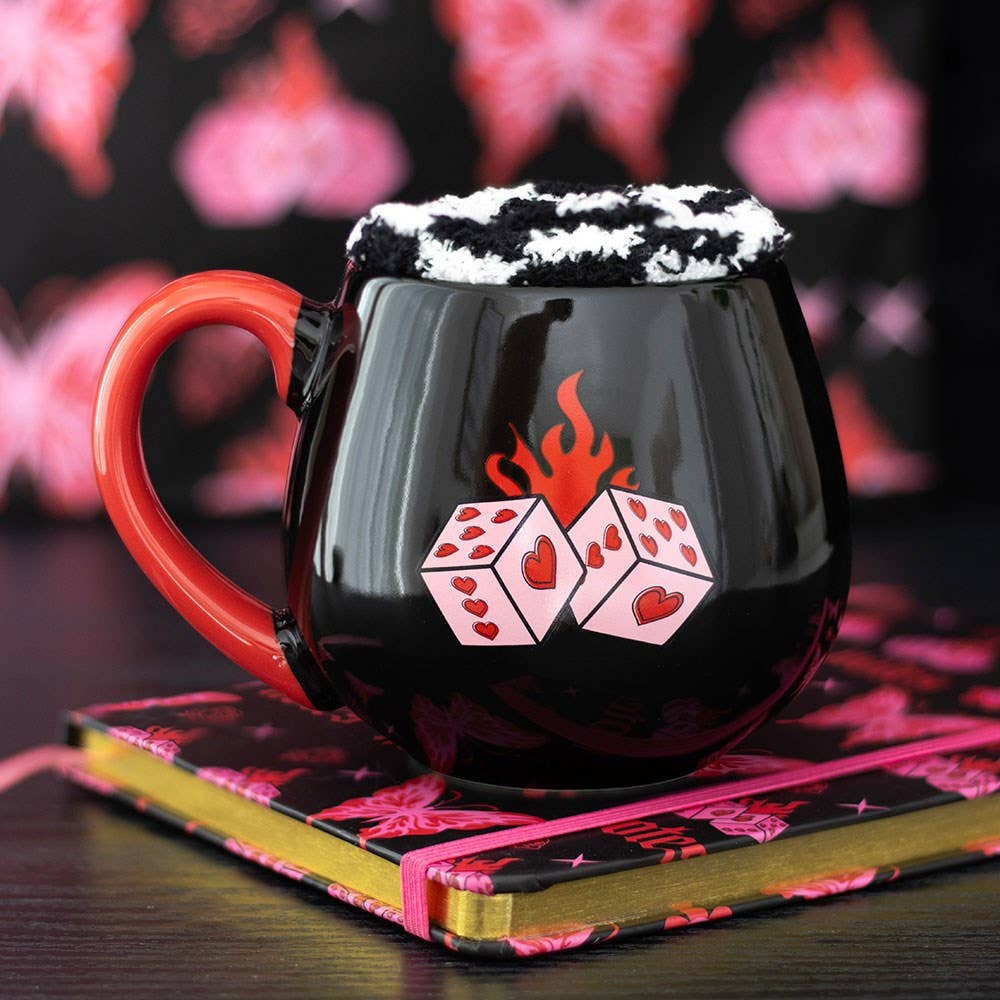 Coffret Mug & Chaussettes Rebel Romance – Dés Enflammés