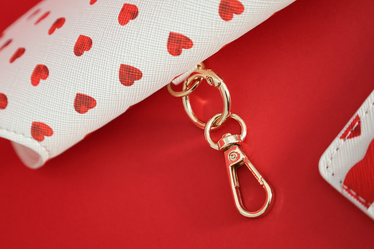 Red hearts - Clip Case
